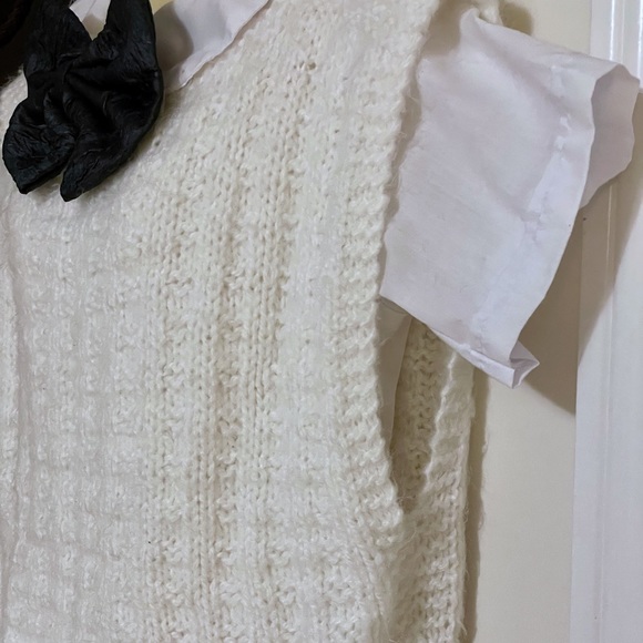 Vintage HANDCRAFTED Knit Boxy Sweater Vest, Creamy White - Picture 6 of 15